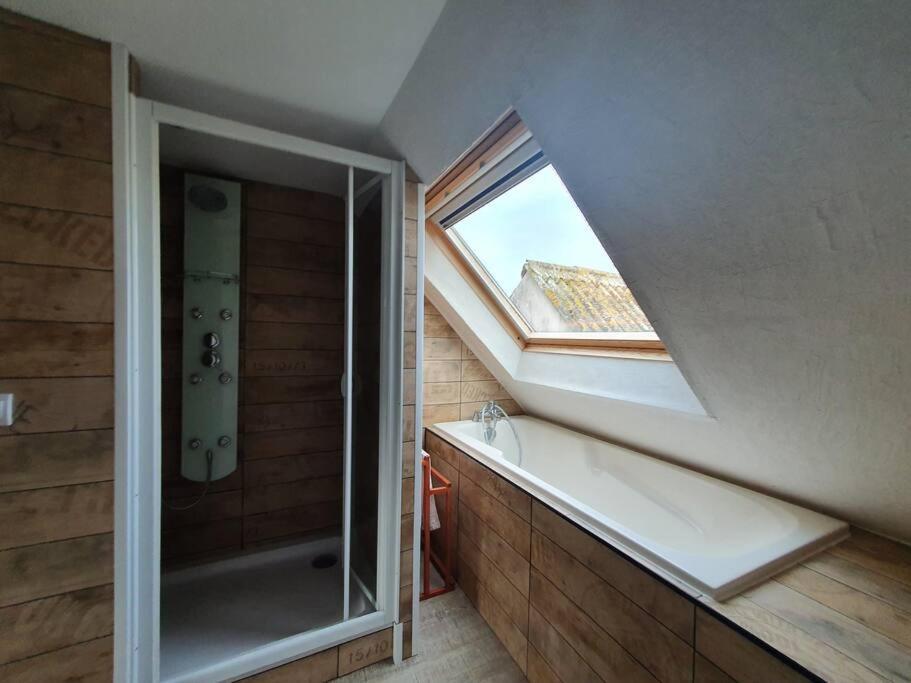 Charmant Appartement Proche Commerces Et Plages Guilvinec Exterior photo